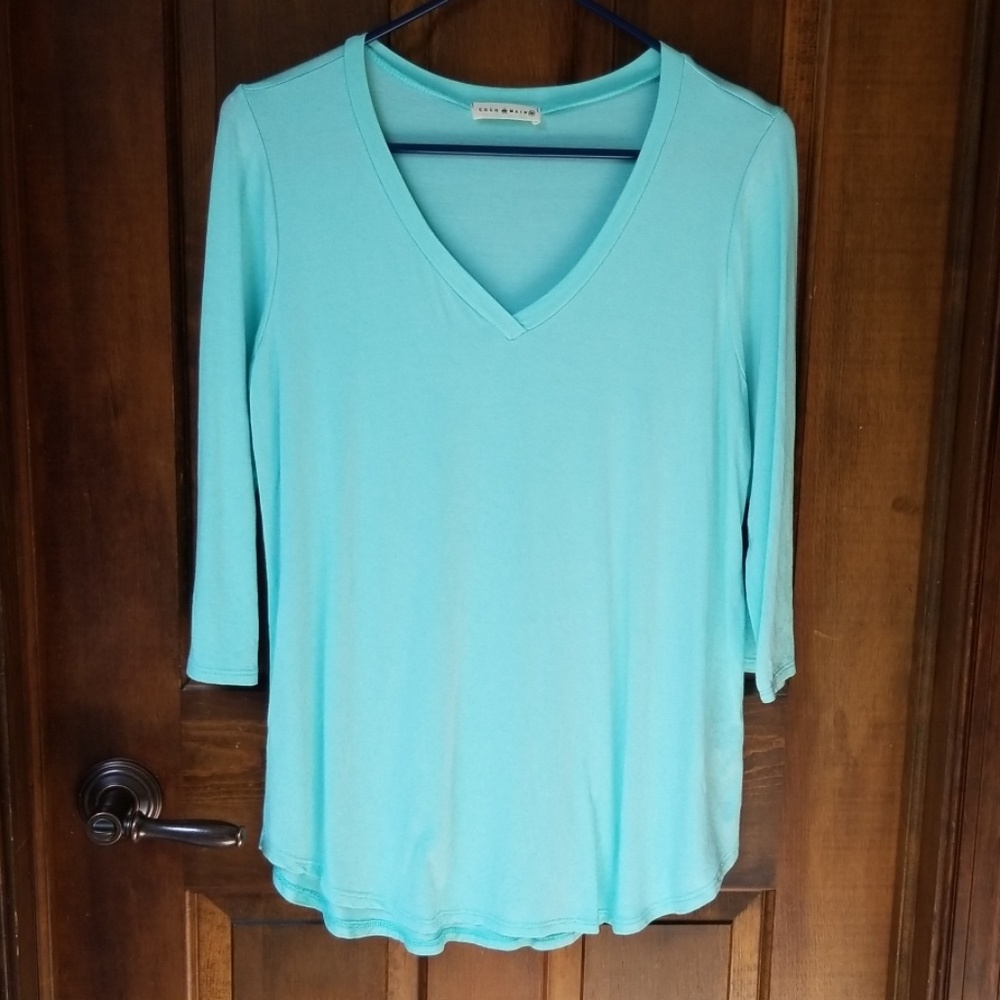 Coco & Main 3/4 sleeve v neck top